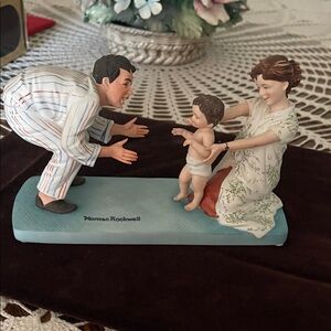 Norman Rockwell Baby’s first step- Multicolor